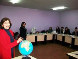 Mülteciler Türkçe öğreniyor